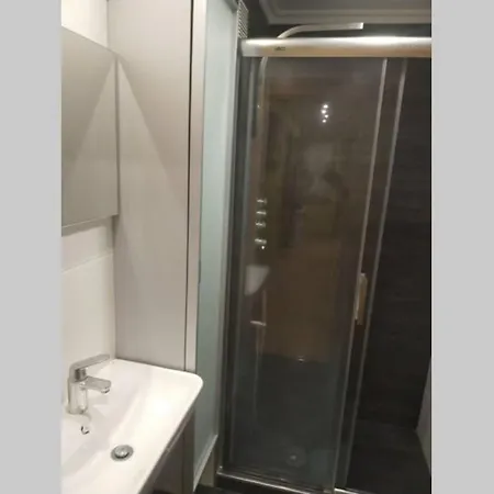 Piso De Lujo Con Todas Comodidades!
